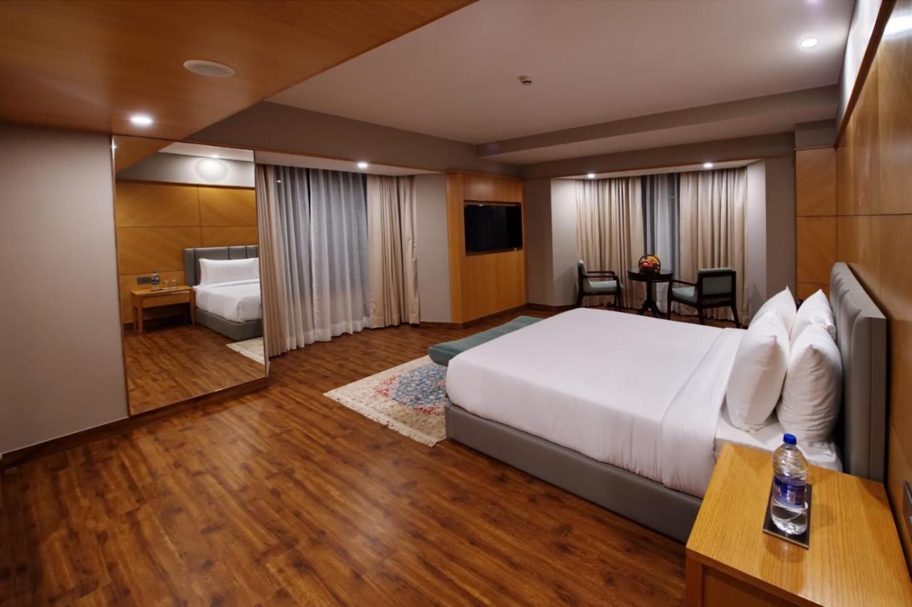 Radisson Golf Resort Pahalgām Buitenkant foto