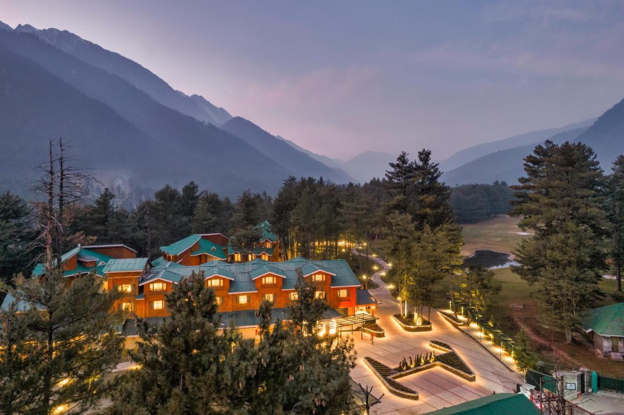 Radisson Golf Resort Pahalgām Buitenkant foto