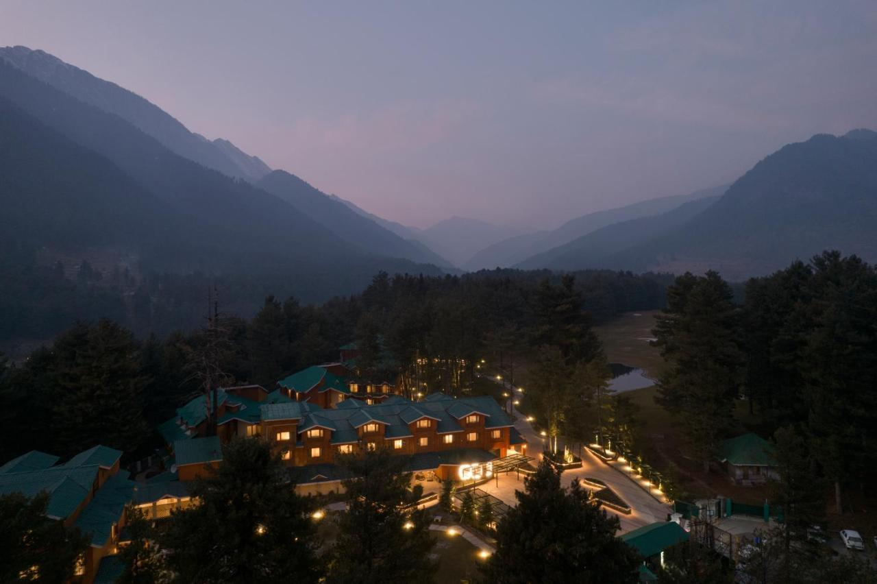 Radisson Golf Resort Pahalgām Buitenkant foto