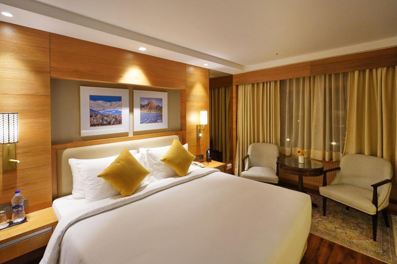 Radisson Golf Resort Pahalgām Buitenkant foto