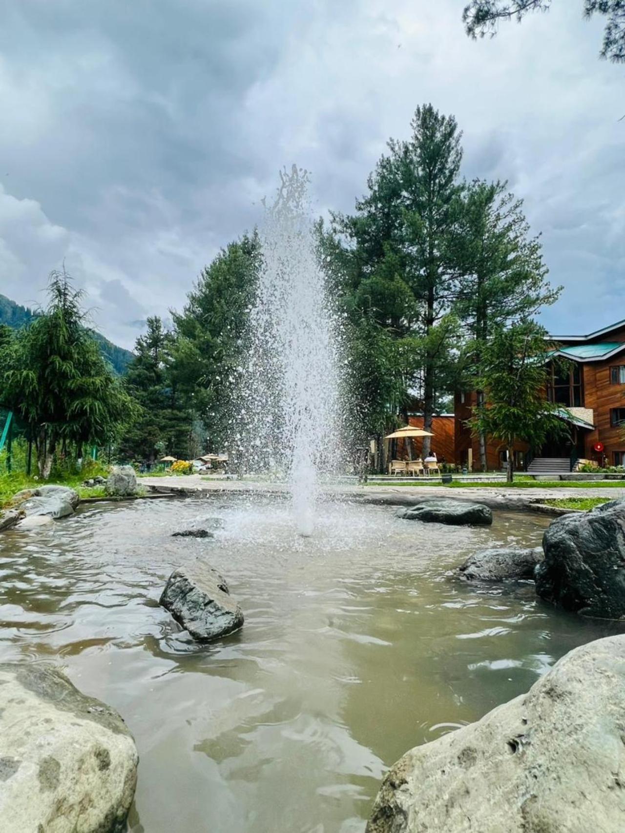 Radisson Golf Resort Pahalgām Buitenkant foto