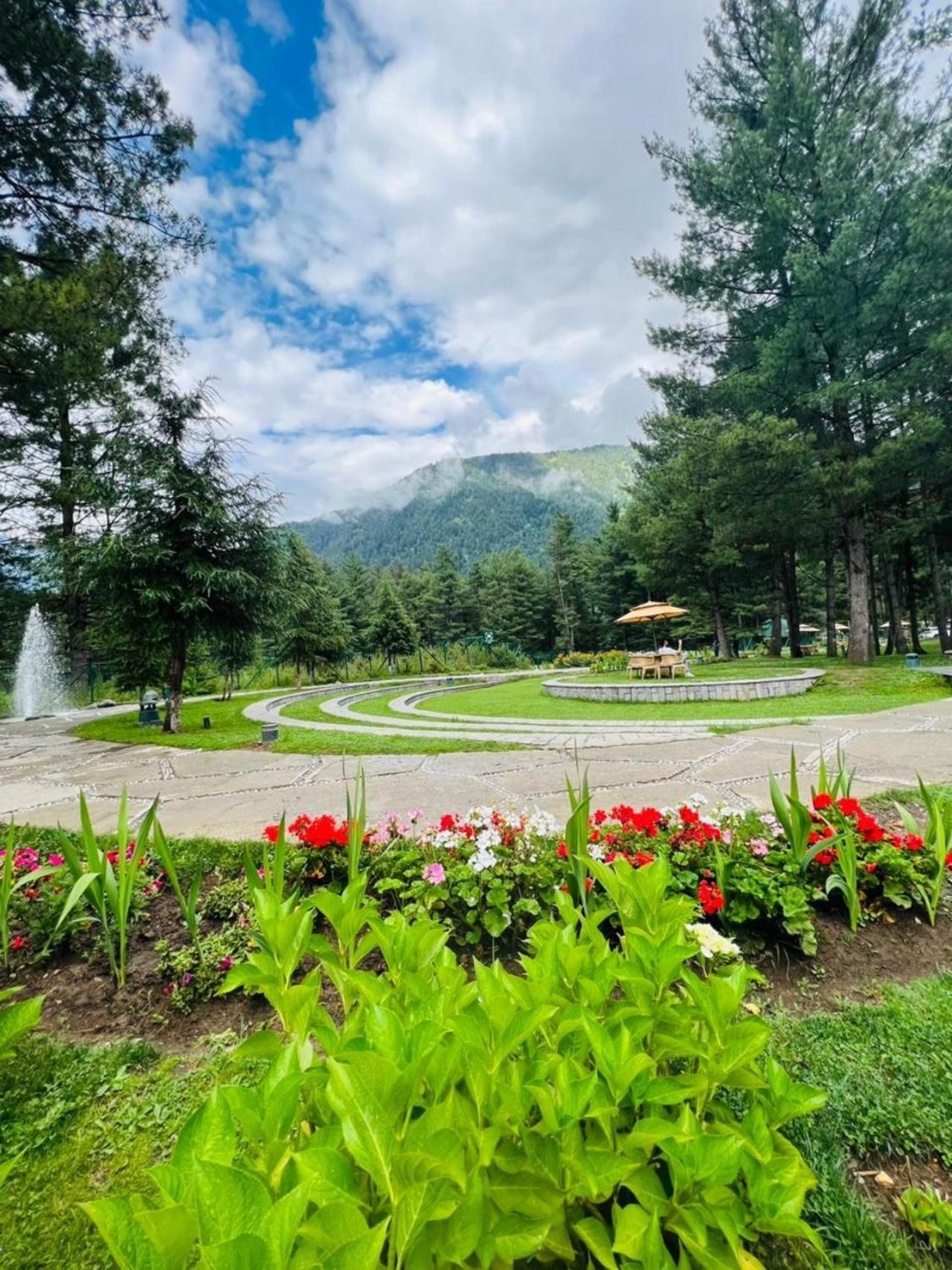 Radisson Golf Resort Pahalgām Buitenkant foto